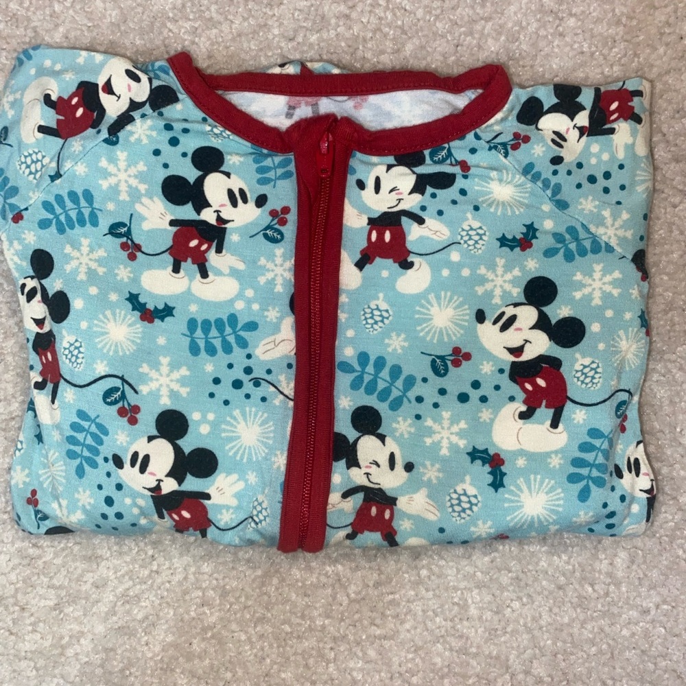 Mickeys winter wonderland little sleepies